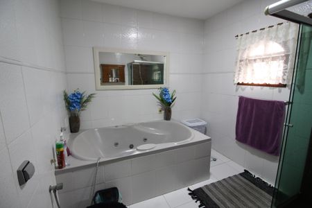 Casa à venda com 370m², 5 quartos e 2 vagasQuarto 4 - Banheiro