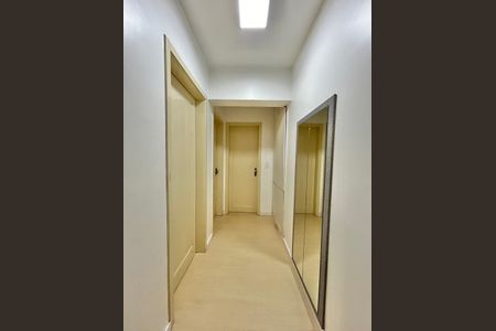 Apartamento à venda com 65m², 2 quartos e sem vaga Apartamento à venda com 65m², 2 quartos e sem vagaCorredor