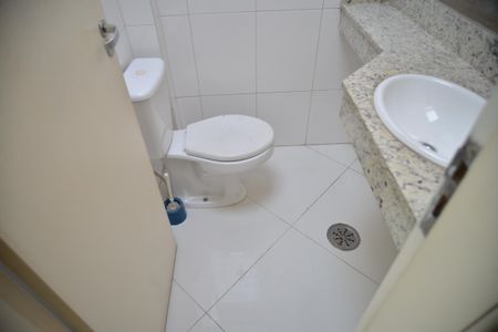 Casa à venda com 108m², 2 quartos e 1 vagaBanheiro Social