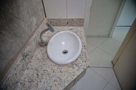 Casa à venda com 108m², 2 quartos e 1 vagaBanheiro Social