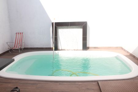 Casa à venda com 170m², 3 quartos e 4 vagasPiscina