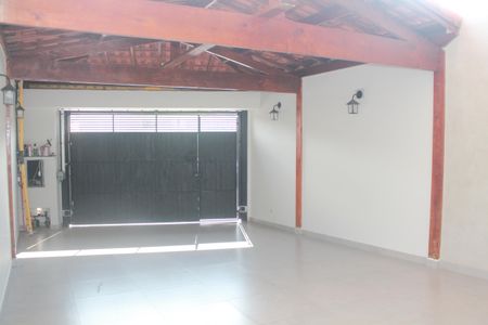 Casa à venda com 170m², 3 quartos e 4 vagasGaragem