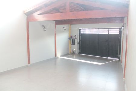 Casa à venda com 170m², 3 quartos e 4 vagasGaragem