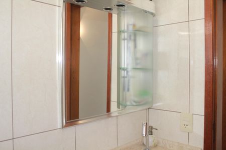 Casa à venda com 170m², 3 quartos e 4 vagasBanheiro Social