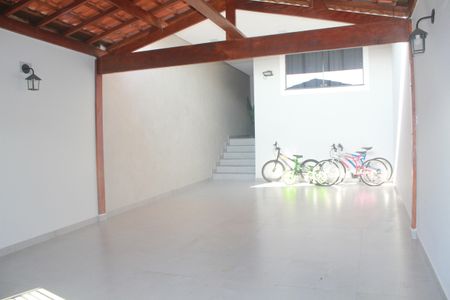 Casa à venda com 170m², 3 quartos e 4 vagasGaragem