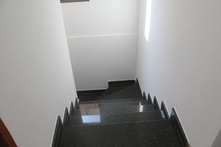 Casa à venda com 170m², 3 quartos e 4 vagasCorredor