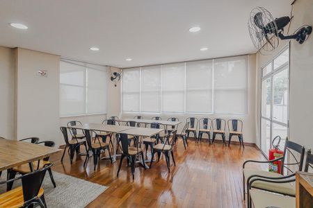 Apartamento à venda com 74m², 3 quartos e 1 vagaÁrea comum - Salão de festas