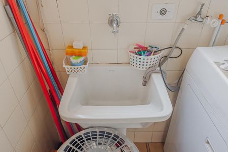 Apartamento à venda com 74m², 3 quartos e 1 vagaÁrea de Serviço