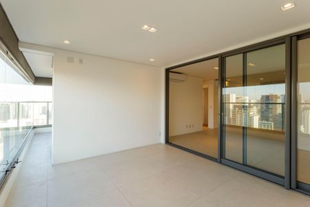 Apartamento à venda com 115m², 2 quartos e 2 vagas Apartamento à venda com 115m², 2 quartos e 2 vagasVaranda