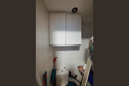 Apartamento à venda com 105m², 3 quartos e 2 vagas Apartamento à venda com 105m², 3 quartos e 2 vagasBanheiro de serviço