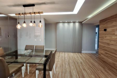 Apartamento à venda com 105m², 3 quartos e 2 vagas Apartamento à venda com 105m², 3 quartos e 2 vagasSala