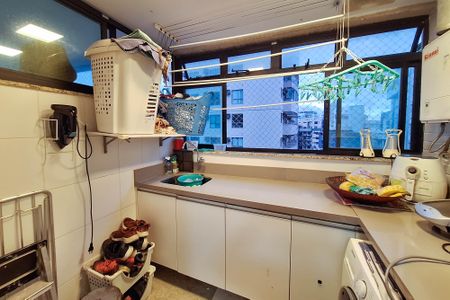 Apartamento à venda com 105m², 3 quartos e 2 vagas Apartamento à venda com 105m², 3 quartos e 2 vagasÁrea de Serviço