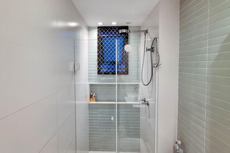 Apartamento à venda com 105m², 3 quartos e 2 vagas Apartamento à venda com 105m², 3 quartos e 2 vagasBanheiro da Suíte 1