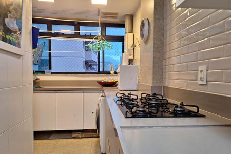 Apartamento à venda com 105m², 3 quartos e 2 vagas Apartamento à venda com 105m², 3 quartos e 2 vagasCozinha