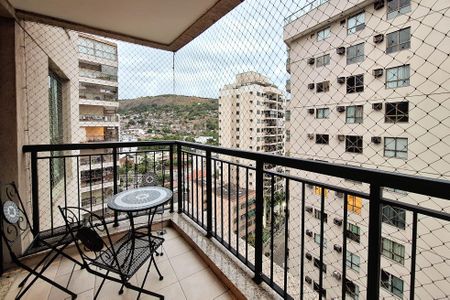 Apartamento à venda com 105m², 3 quartos e 2 vagas Apartamento à venda com 105m², 3 quartos e 2 vagasVaranda da Sala