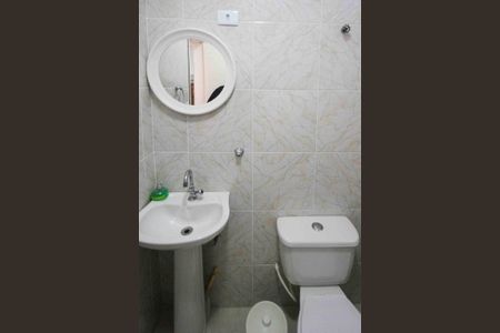 Casa à venda com 180m², 2 quartos e 2 vagas Casa à venda com 180m², 2 quartos e 2 vagasBanheiro Social