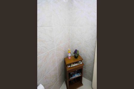 Casa à venda com 180m², 2 quartos e 2 vagas Casa à venda com 180m², 2 quartos e 2 vagasBanheiro Social