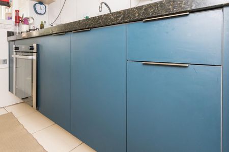Apartamento à venda com 50m², 2 quartos e 1 vaga Apartamento à venda com 50m², 2 quartos e 1 vagaCozinha - Armários