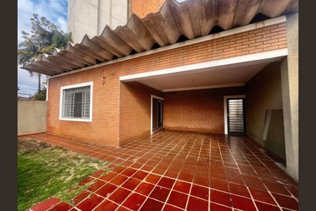 Casa à venda com 153m², 3 quartos e 2 vagas Casa à venda com 153m², 3 quartos e 2 vagasGaragem