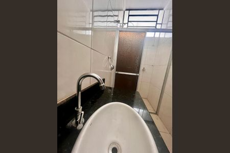 Casa à venda com 153m², 3 quartos e 2 vagas Casa à venda com 153m², 3 quartos e 2 vagasBanheiro