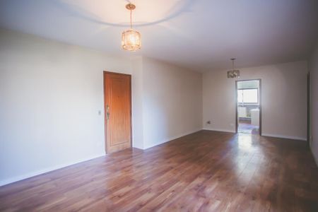 Apartamento à venda com 126m², 3 quartos e 2 vagas Apartamento à venda com 126m², 3 quartos e 2 vagasSala de Estar