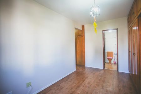 Apartamento à venda com 126m², 3 quartos e 2 vagas Apartamento à venda com 126m², 3 quartos e 2 vagasSuíte