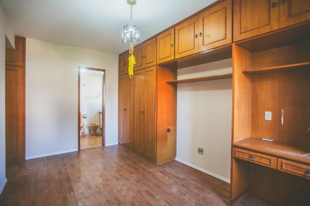 Apartamento à venda com 126m², 3 quartos e 2 vagas Apartamento à venda com 126m², 3 quartos e 2 vagasSuíte