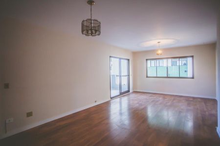 Apartamento à venda com 126m², 3 quartos e 2 vagas Apartamento à venda com 126m², 3 quartos e 2 vagasSala de Jantar