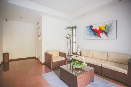 Apartamento à venda com 126m², 3 quartos e 2 vagas Apartamento à venda com 126m², 3 quartos e 2 vagasHall social