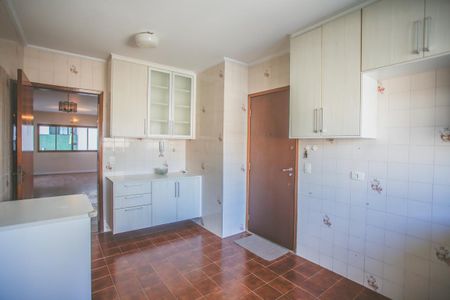 Apartamento à venda com 126m², 3 quartos e 2 vagas Apartamento à venda com 126m², 3 quartos e 2 vagasCozinha