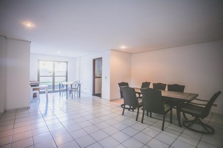 Apartamento à venda com 126m², 3 quartos e 2 vagas Apartamento à venda com 126m², 3 quartos e 2 vagasÁrea comum - Salão de festas
