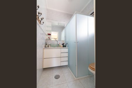 Casa à venda com 125m², 3 quartos e 2 vagas Casa à venda com 125m², 3 quartos e 2 vagasBanheiro da Suíte