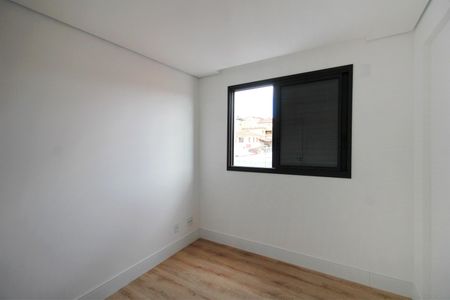 Apartamento à venda com 82m², 3 quartos e 2 vagasQuarto 2