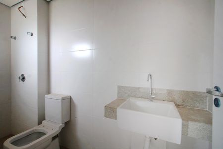 Apartamento à venda com 82m², 3 quartos e 2 vagasBanheiro da Suíte