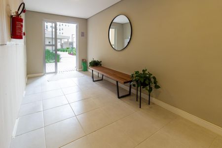 Apartamento à venda com 42m², 2 quartos e sem vaga Apartamento à venda com 42m², 2 quartos e sem vagaHall