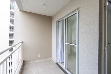 Apartamento à venda com 42m², 2 quartos e sem vaga Apartamento à venda com 42m², 2 quartos e sem vagaSacada/Sala
