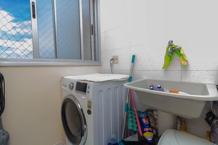 Apartamento à venda com 49m², 2 quartos e 1 vaga Apartamento à venda com 49m², 2 quartos e 1 vagaCozinha e Área de Serviço