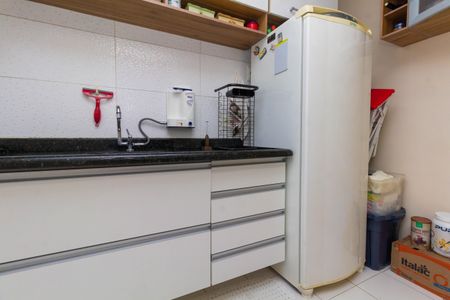 Apartamento à venda com 49m², 2 quartos e 1 vaga Apartamento à venda com 49m², 2 quartos e 1 vagaCozinha e Área de Serviço