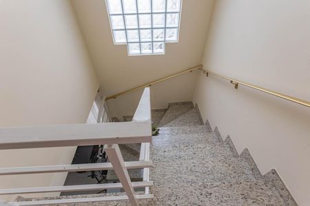 Casa à venda com 154m², 3 quartos e 4 vagasEscada