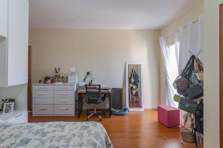 Casa à venda com 154m², 3 quartos e 4 vagasSuíte