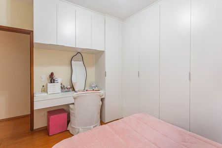 Casa à venda com 154m², 3 quartos e 4 vagasQuarto 2