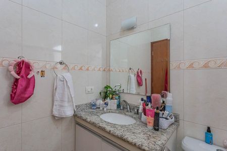 Casa à venda com 154m², 3 quartos e 4 vagasBanheiro da Suíte