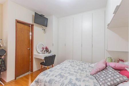 Casa à venda com 154m², 3 quartos e 4 vagasSuíte