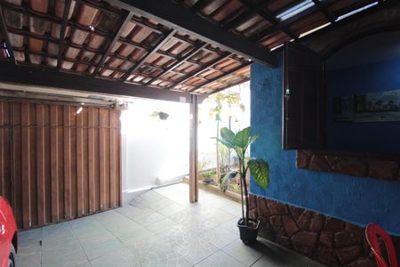 Casa à venda com 140m², 3 quartos e 2 vagasGaragem