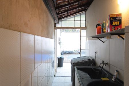 Casa à venda com 140m², 3 quartos e 2 vagasÁrea de Serviço