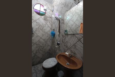 Casa à venda com 140m², 3 quartos e 2 vagasBanheiro da Suíte