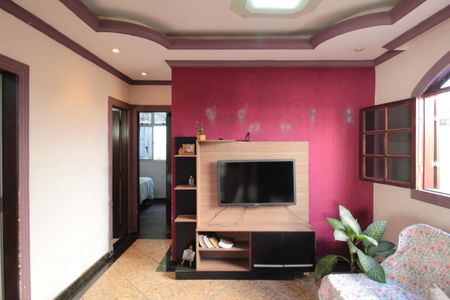 Casa à venda com 140m², 3 quartos e 2 vagasSala