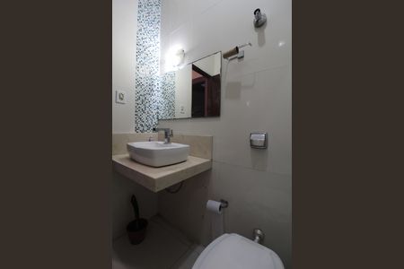 Casa à venda com 140m², 3 quartos e 2 vagasBanheiro Social