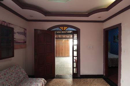 Casa à venda com 140m², 3 quartos e 2 vagasSala