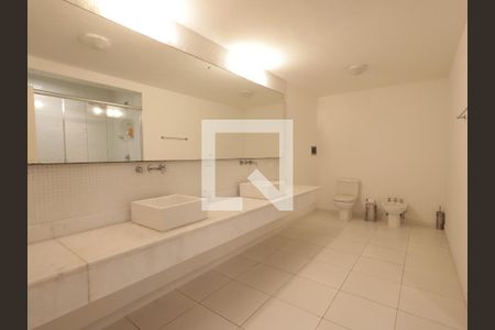 Casa de condomínio à venda com 754m², 4 quartos e 6 vagasBanheiro 6